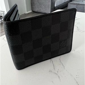 Louis Vuttion Slender Wallet